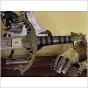 Repliki - broń - Płatnerze hiszpańscy OKAZAŁY GRAWEROWANY MIECZ RYSZARDA LWIE SERCE - miniaturka - grafika 1