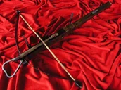 Repliki - broń - WŁOCHY HISTORYCZNA OKAZAŁA REPLIKA KUSZY Z XVw. Z BEŁTEM - miniaturka - grafika 1