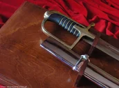 Repliki - broń - Płatnerze hiszpańscy SZABLA POLSKA OFICERSKA WZ 1921 GŁADKA Z POCHWĄ NA TABLO - miniaturka - grafika 1