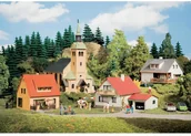 Kolejki i akcesoria - Auhagen Kościół wiejski w lesie 15201 skala H0/TT - miniaturka - grafika 1