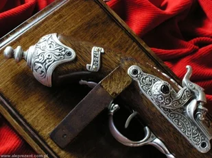 WŁOCHY ZDOBIONY KAPISZONOWY GARŁACZ NA ZAWIESZCE - Repliki - broń WŁOCHY ZDOBIONY KAPISZONOWY GARŁACZ NA ZAWIESZCE - Repliki - broń - miniaturka - grafika 1