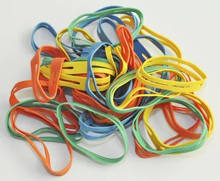 Q-CONNECT Gumki krzyżowe 0,1kg, średnica 50mm, mix kolorów KF14678 - Gumki biurowe - miniaturka - grafika 2