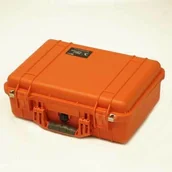 Walizki i skrzynie na sprzęt fotograficzny - Peli 1500 z gąbką (czarny) 1500-000-110E - miniaturka - grafika 1