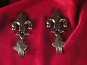 Repliki - broń - Hiszpania ZESTAW WIESZAKÓW LILIE ZŁOTE - miniaturka - grafika 1