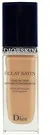 Podkłady do twarzy - Dior Diorskin Eclat Satin podkład w płynie odcień 200 Light Beige 30 ml - miniaturka - grafika 1