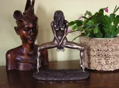 Figurki dekoracyjne - Veronese EKSCYTUJĄCA KOBIETA W ROZKROKU - miniaturka - grafika 1