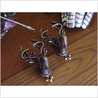 Repliki - akcesoria - Płatnerze hiszpańscy ZESTAW WIESZAKÓW ZŁOTE JELENIE - miniaturka - grafika 1