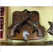 Repliki - broń - WŁOCHY ZESTAW PISTOLETÓW NA ZAWIESZCE Z GŁOWĄ KONIA - miniaturka - grafika 1