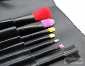 Pędzle do makijażu - LancrOne Butterfly Collection - Zestaw 7 kolorowych pędzli do makijażu + etui - miniaturka - grafika 1