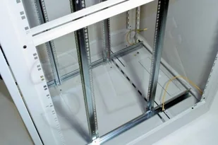 Triton SZYNY DO SZAFY DELTA/S 42U RAX-VL-X42-X1 - Akcesoria do szaf serwerowych - miniaturka - grafika 2