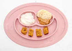 EZPZ EZPZ Talerzyk 2w1 Happy Mat EUMMB005 - Miseczki i talerzyki dla dzieci - miniaturka - grafika 2