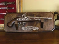 Repliki - broń - WŁOCHY DŁUGI ZDOBIONY SKAŁKOWIEC NA ZAWIESZCE - miniaturka - grafika 1