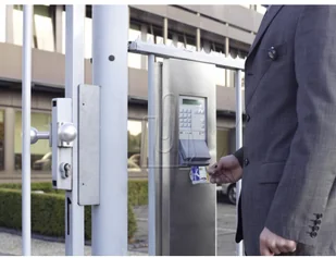 Durable Etui do kart z mechanizmem ściągającym 10 sztuk 8011-19 - Artykuły biurowe - miniaturka - grafika 3