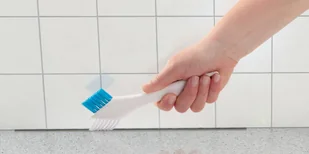 Tescoma CLEAN KIT SZCZOTECZKA DO SZCZELIN CLEAN KIT ZOBACZ FILM 900659.00 - Ściereczki, gąbki, czyściki - miniaturka - grafika 2