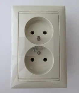 Legrand Gniazdo ścienne VALENA Podwójne moduł z/u 774177 krem - Gniazdka elektryczne - miniaturka - grafika 3