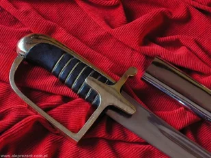 Płatnerze hiszpańscy SZABLA POLSKA OFICERSKA WZ 1921 WERSJA GŁADKA Z POCHWĄ - Repliki - broń Płatnerze hiszpańscy SZABLA POLSKA OFICERSKA WZ 1921 WERSJA GŁADKA Z POCHWĄ - Repliki - broń - miniaturka - grafika 1