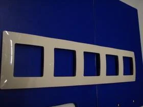 Legrand Niloe Ramka pięciokrotna kremowy 665015 - Klawisze i ramki - miniaturka - grafika 3