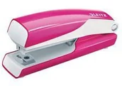 Przybory szkolne - Leitz Zszywacz MiniWOW metalowy, różowy metalik 55281023 - miniaturka - grafika 1