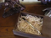 Repliki - akcesoria - POLSKA OZDOBNA SKRZYNKA DREWNIANA NA NOŻYKI DO LISTÓW - miniaturka - grafika 1