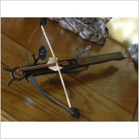 WŁOCHY MINIATURKA KUSZY DREWNIANEJ Z XV W - Repliki - broń - miniaturka - grafika 2