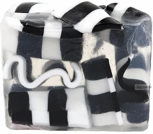 Bomb Cosmetics Bomb Cosmetics - Clean Getaway Soap Slice - Mydło glicerynowe - SZACH-MAT z czarnym pieprzem BCSZAMAT - Mydła Bomb Cosmetics Bomb Cosmetics - Clean Getaway Soap Slice - Mydło glicerynowe - SZACH-MAT z czarnym pieprzem BCSZAMAT - Mydła - miniaturka - grafika 1