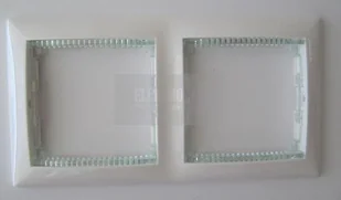 Legrand Ramka VALENA Podwójna pozioma 774462 biały - Klawisze i ramki - miniaturka - grafika 2