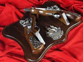 Repliki - broń - WŁOCHY DWA PISTOLETY SKAŁKOWE NA DREWNIE Z ŻAGLOWCEM - miniaturka - grafika 1