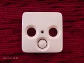 Pozostałe oświetlenie - Legrand okładka na gniazdo antenowe Creo, Ultrabiały, 776282 - miniaturka - grafika 1