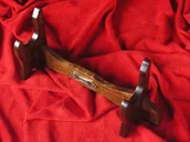 Repliki - akcesoria - WŁOCHY DREWNIANY STOJAK POJEDYNCZY DO REPLIK BRONI - miniaturka - grafika 1