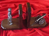 Repliki - broń - WŁOCHY PODPÓRKI DO KSIĄŻEK Z ARMATKĄ I RYCERZEM - miniaturka - grafika 1