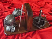 Repliki - broń - WŁOCHY PODPÓRKI DO KSIĄŻEK GŁOWA RYCERZA I POPIELNICA - miniaturka - grafika 1