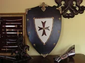 Repliki - akcesoria - Płatnerze hiszpańscy TARCZA ZE ZNAKIEM KRZYŻOWCÓW - miniaturka - grafika 1