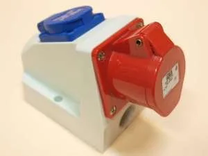 PCE Gniazdo siłowe zasilające Combi CEE+230V z bolcem 16A 400V 3P+Z+N połączone - Osprzęt siłowy - miniaturka - grafika 3