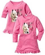 Stroje kąpielowe dla dziewczynek - Bonprix Koszula nocna + koszula nocna dla lalki (2 części) jaskrawy jasnoróżowy - miniaturka - grafika 1