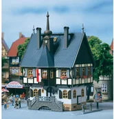 Kolejki i akcesoria - Auhagen Ratusz zabytkowy 12350 125 x 80 x 150 mm skala H0/TT - miniaturka - grafika 1