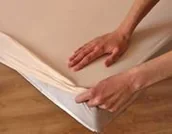 Prześcieradła - Darymex Prześcieradło ochronne z gumką SG beżowe 140x200 cm 5907761045620 - miniaturka - grafika 1