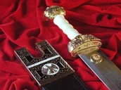 Repliki - broń - Płatnerze hiszpańscy MIECZ GLADIUS JULIUSZA CEZARA Z POCHWĄ - miniaturka - grafika 1