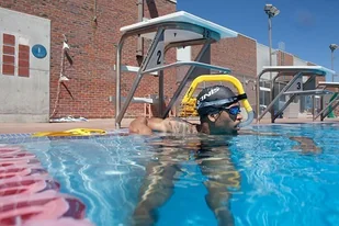 FINIS FINIS Rurka czołowa FREESTYLE SNORKEL - Sprzęt do nurkowania - miniaturka - grafika 3