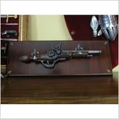 Repliki - broń - Hiszpania NIEPOWTARZALNY PISTOLET SKAŁKOWY NA DREWNIANEJ ZAWIESZCE - miniaturka - grafika 1