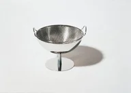 Miski i półmiski - Alessi Misa na owoce / odciekacz AC04 B - miniaturka - grafika 1