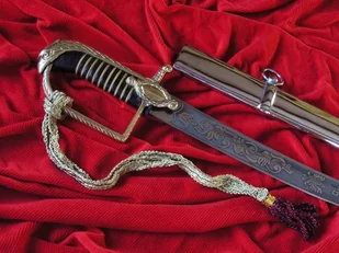 Płatnerze hiszpańscy Szabla polska OFICERSKA wz.1921 z pochwą i ozdobną rękojeśc - Repliki - broń Płatnerze hiszpańscy Szabla polska OFICERSKA wz.1921 z pochwą i ozdobną rękojeśc - Repliki - broń - miniaturka - grafika 1