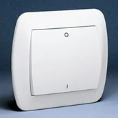 Wyłączniki światła i elektryczne - Kontakt Simon - Akord - Łącznik dwubiegunowy z ramką biały AW2/11 - miniaturka - grafika 1
