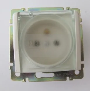 Legrand Gniazdo ścienne VALENA IP44 Pojedyncze moduł z/u klap. przez. 774121 krem - Gniazdka elektryczne - miniaturka - grafika 3