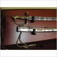 Płatnerze hiszpańscy POLSKA SZABLA OFICERSKA gen. SIKORSKIEGO WZ 1920/P + TABLO - Repliki - broń Płatnerze hiszpańscy POLSKA SZABLA OFICERSKA gen. SIKORSKIEGO WZ 1920/P + TABLO - Repliki - broń - miniaturka - grafika 1